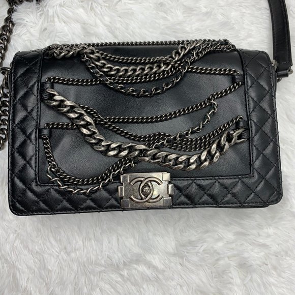 ❌SOLD❌ Chanel New Medium Enchained Black Boy Bag - Picture 2 of 8